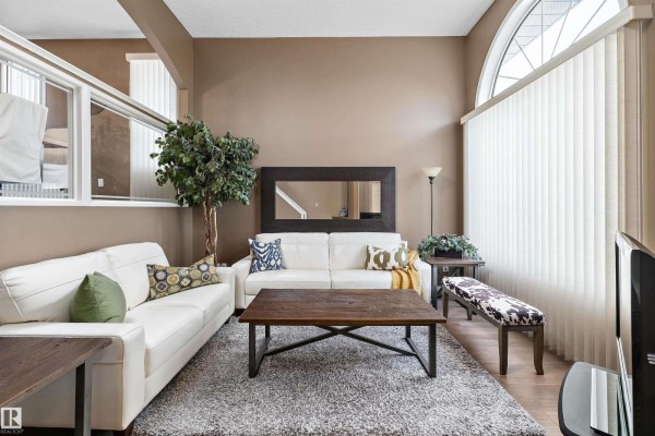 Family room - 17226 113a St Nw, Edmonton, AB T5X5Y4 Photo 4