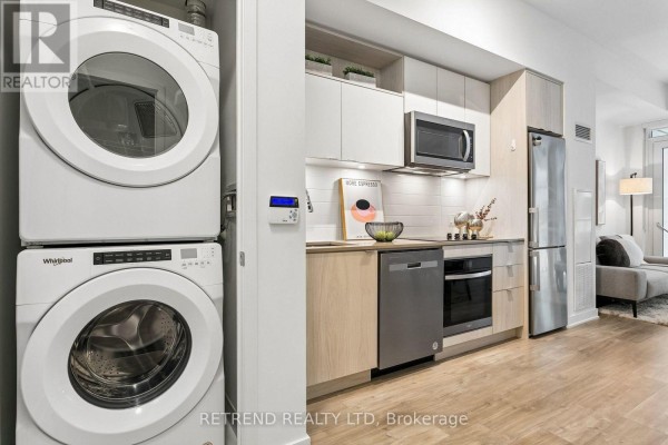 Bedroom - 1725 - 70 Princess Street, Toronto, ON M5A0X6 Photo 4