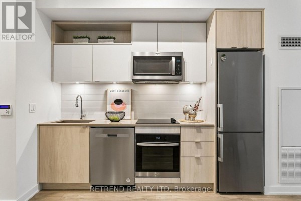 Den - 1725 - 70 Princess Street, Toronto, ON M5A0X6 Photo 5