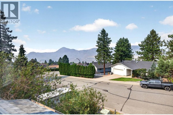 1725 Coldwater Drive, Kamloops, BC, photo 2