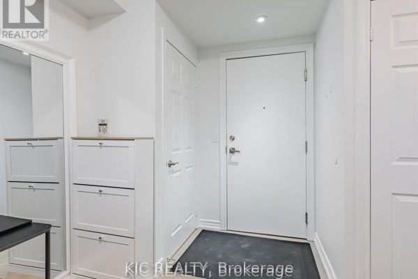 Kitchen - 1727 - 250 Wellington Street W, Toronto, ON M5V3P6 Photo 3