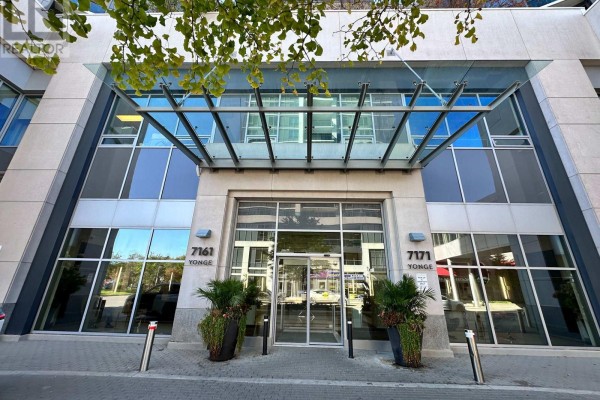 Kitchen - 1728 - 7161 Yonge Street, Markham, ON L3T0C8 Photo 2