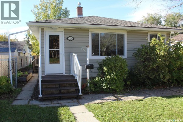 Bedroom - 1728 Connaught Street, Regina, SK S4T4T2 Photo 2