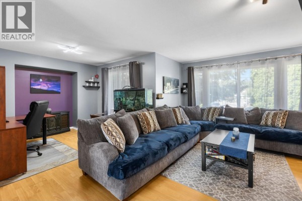 1728 Pekrul Place, Port Coquitlam, BC V3C6A7 Photo 5
