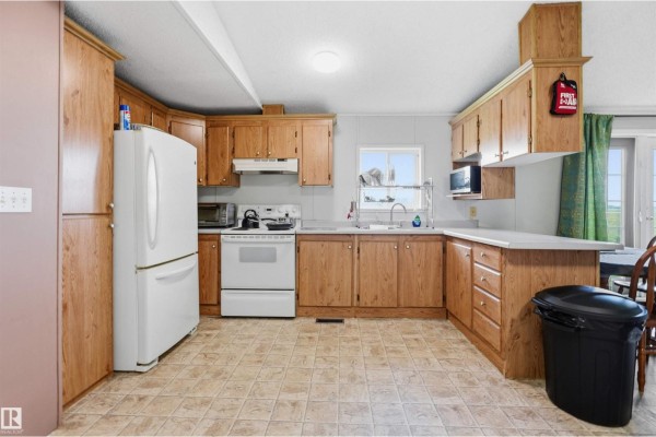 Kitchen - #173 53219 Range Rd 145, Rural Minburn County, AB T9C1R6 Photo 3