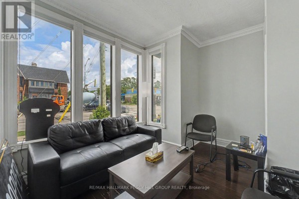 173 Dunlop Street W, Barrie, ON L4N1B4 Photo 4
