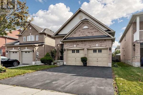 Living room - 173 Fairhill Avenue, Brampton, ON L7A2J2 Photo 3