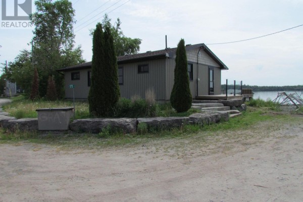 Living room - 173 Fells Point Road, Kawartha Lakes, ON K0M1N0 Photo 2