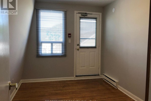 173 Lappin Avenue E, Toronto, ON M6H7Y7 Photo 2
