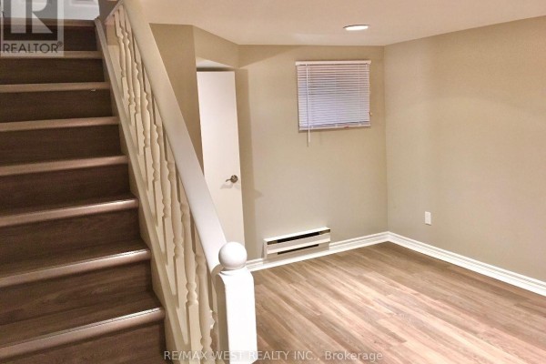 173 Lappin Avenue E, Toronto, ON M6H7Y7 Photo 4