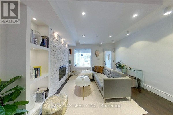 Bathroom - 173 Milverton Boulevard, Toronto, ON M4J1V2 Photo 5