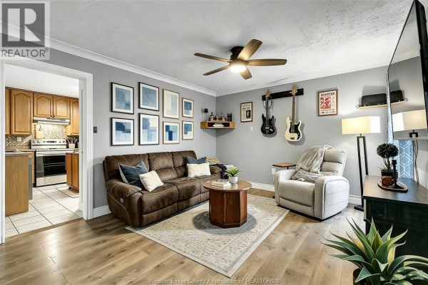 Den - 1730 Aubin Road, Windsor, ON N8Y4G5 Photo 4