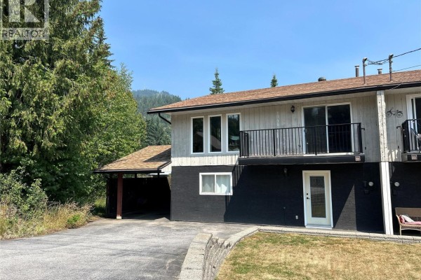 Bedroom - 1730 Thompson Avenue, Rossland, BC V0G1Y0 Photo 2