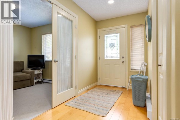 Kitchen - 1731 Dar's Pl, Qualicum Beach, BC V9K2S3 Photo 5