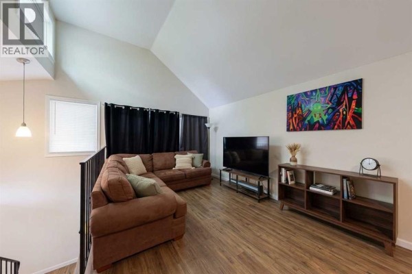 1731 St. Edwards Boulevard N, Lethbridge, AB T1H1X2 Photo 3