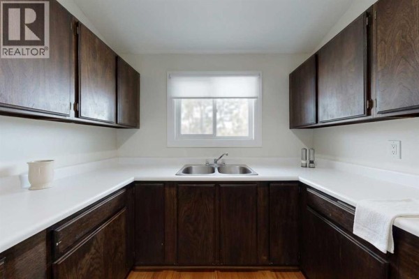1731 St. Edwards Boulevard N, Lethbridge, AB T1H1X2 Photo 5