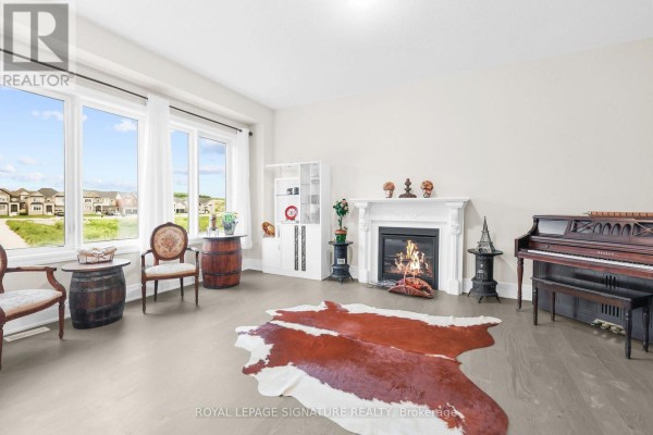Family room - 1733 Corsal Court, Innisfil, ON L9S0P9 Photo 5