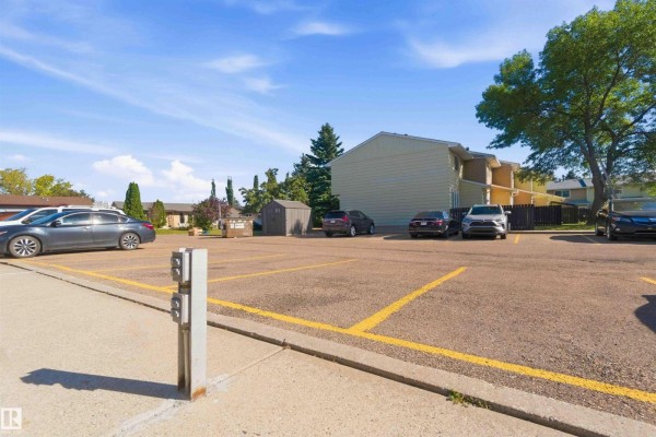 Primary Bedroom - 17351 85 Av Nw, Edmonton, AB T5T0P7 Photo 4