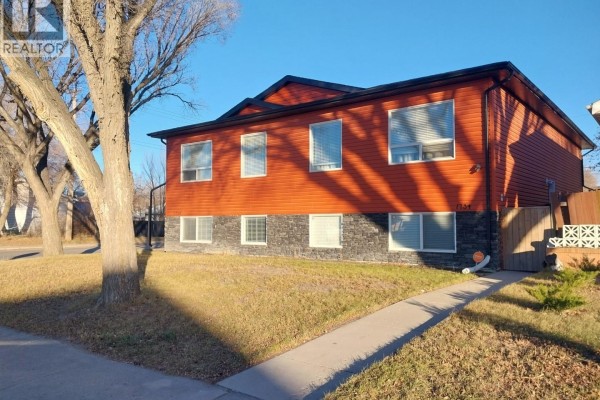 Primary Bedroom - 1736 C Avenue N, Saskatoon, SK S7L1L7 Photo 3