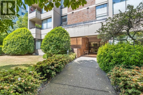 1737 Duchess Avenue, West Vancouver, BC V7V1P8 Photo 3
