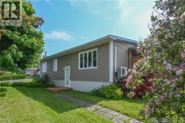 2pc Bathroom - 174 Bellefeuille Street, Shippagan, NB E8S1G7 Photo 2