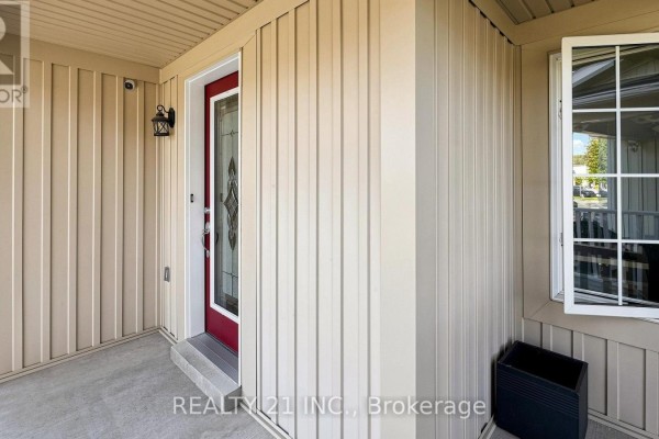 Eating area - 174 Honeyman Drive, Clarington, ON L1C0J2 Photo 3
