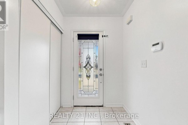 Kitchen - 174 Honeyman Drive, Clarington, ON L1C0J2 Photo 4