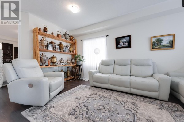 174 Maplewood Drive, Essa, ON, photo 3