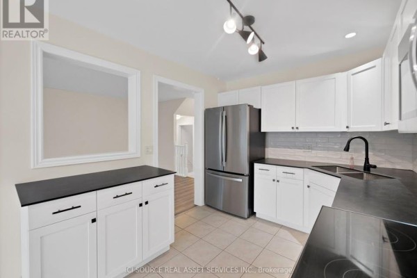 174 Mcbride Avenue, St  Catharines, ON, photo 3