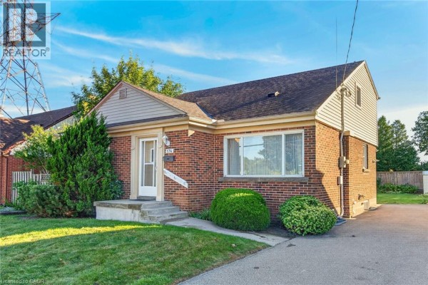 Laundry room - 174 Montrose Avenue, Hamilton, ON L8K4Y9 Photo 2