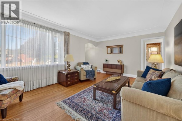 Family room - 174 Montrose Avenue, Hamilton, ON L8K4Y9 Photo 4