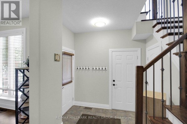 Dining room - 174 Talltree Crescent, Ottawa, ON K2S0B1 Photo 2