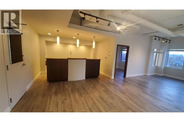 1740 Gordon Drive Unit# 204, Kelowna, BC, photo 2