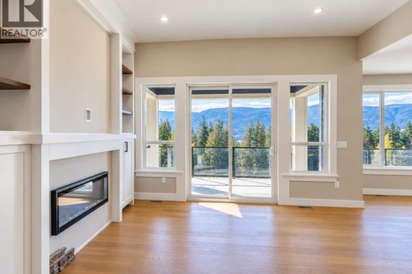 Kitchen - 1741 9th Street Se, Salmon Arm, BC V1E0G9 Photo 4