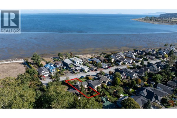 1741 Beach Grove Road, Delta, BC V4L1P4 Photo 5