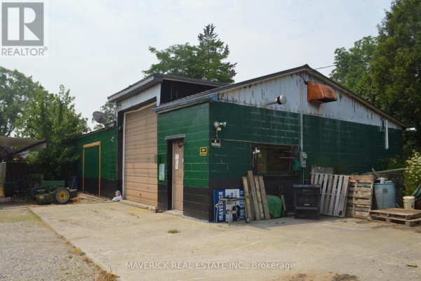 1742 Longwoods Road, Southwest Middlesex, ON N0L2N0 Photo 3