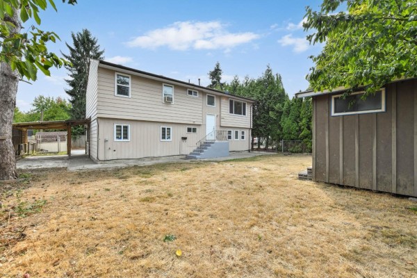 17424 64 Avenue, Surrey, BC V3S1Y9 Photo 2