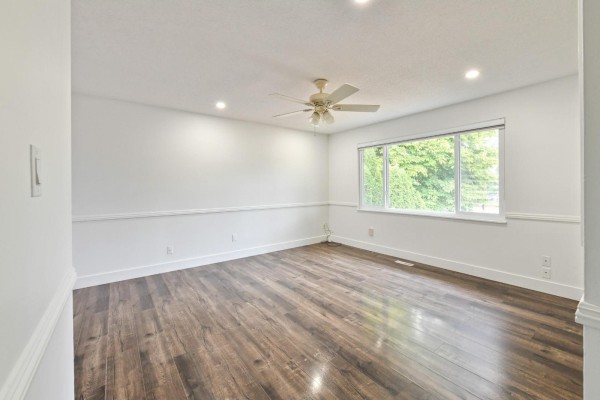 17424 64 Avenue, Surrey, BC V3S1Y9 Photo 4