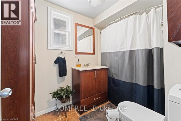 1743 St Luke Road, Windsor, ON N8Y3N7 Photo 5