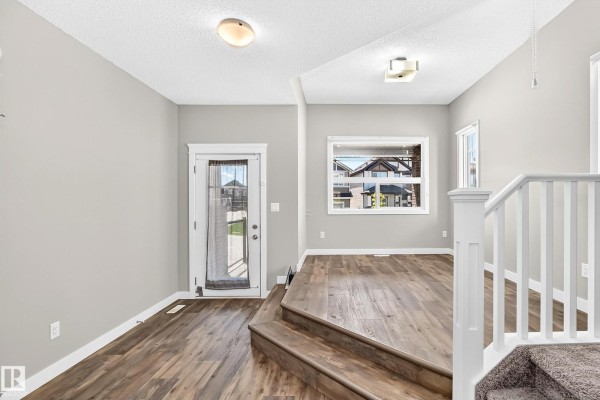 17436 9 Av Sw Sw, Edmonton, AB, photo 3