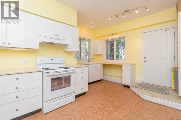 Bathroom - 1745 Pavenham Rd, Cowichan Bay, BC V0R1N1 Photo 4
