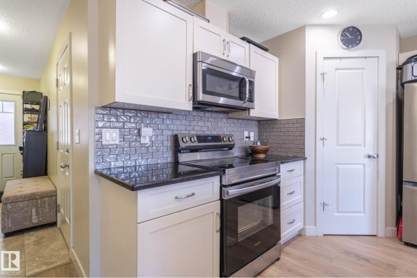 1747 Hammond Cr Nw, Edmonton, AB T6M0K4 Photo 5
