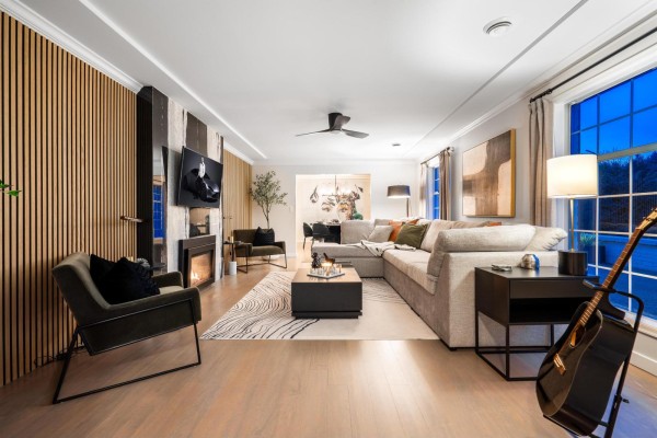17470 28b Avenue, Surrey, BC V3Z0E7 Photo 3