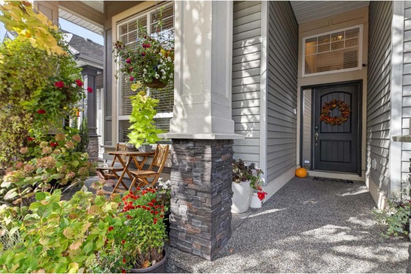 17473 64a Avenue, Surrey, BC V3S3K9 Photo 3