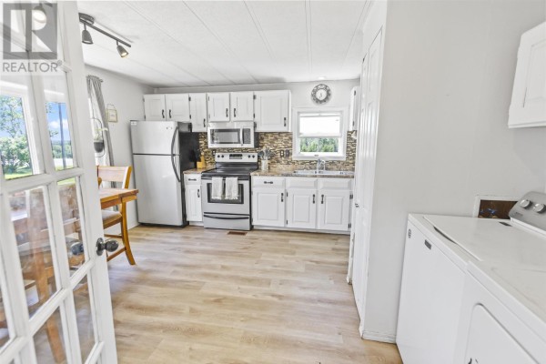 Porch - 17478 Route 2, Charlottetown, PE C1E0W2 Photo 3