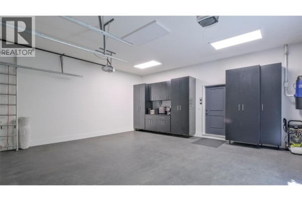 1749 Capistrano Drive, Kelowna, BC, photo 3