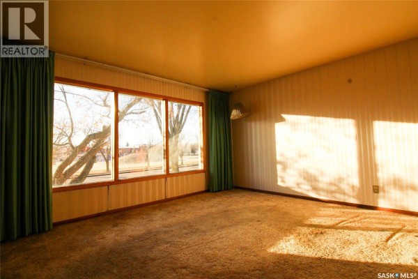 175 6th Avenue W, Shaunavon, SK, photo 2
