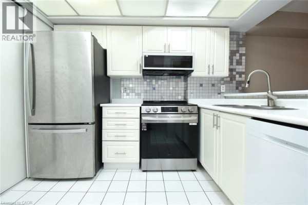 Laundry room - 175 Cedar Avenue Unit# 215, Richmond Hill, ON L4C9V3 Photo 4