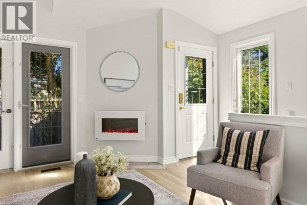 Family room - 175 Fiddlers Green Drive Unit# 19, Ancaster, ON L9G4X7 Photo 2