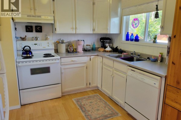 175 Murray Street, Fraser Lake, BC, photo 2
